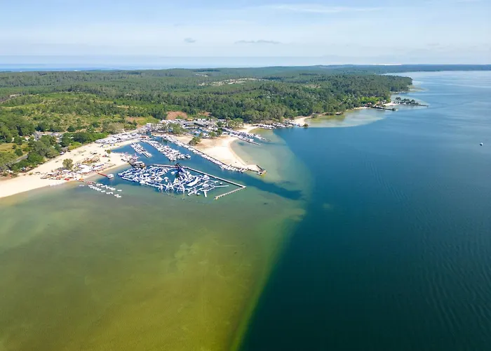 A - 4 Pers, Proche Et Commerces, Terrasse, Menage Inclus - Fr-1-319-394 Apartment